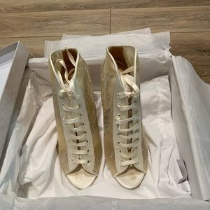 Jimmy Choo Freya lace bootie size 39.5 $1050 white ivory 9.5